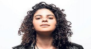 Carlita geliyor!