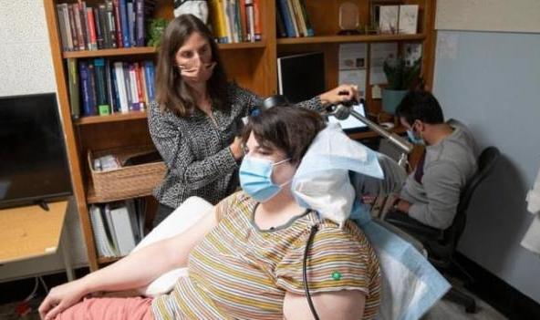 Dünyada İlk! Beynine Depresyonu Kapama Düğmesi Yerleştirildi 