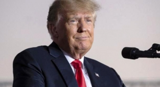Trump'tan Twitter ve Facebook'a 'sefil yaşam' Benzetmesi