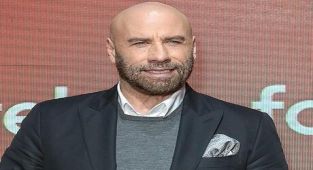 John Travolta, Boeing 737 pilotu oldu