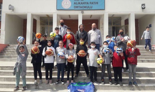 Kocaeli İzmit Belediyesi'nden okullara spor malzeme desteği