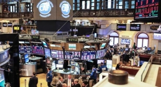 New York Borsası Düşüşle Açıldı