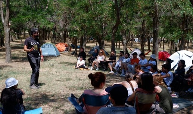 Gençler teknoloji diyeti kampında