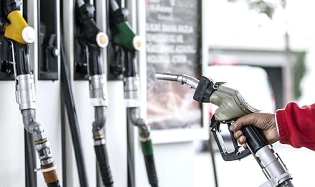 Akaryakıta çifte indirim! Motorin yine 24 lira