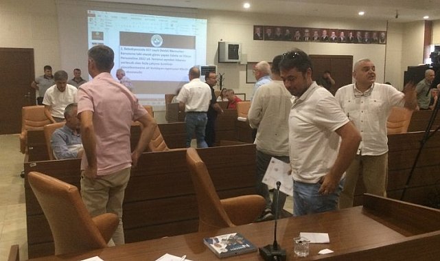 Edirne Keşan Meclisi karıştı!... Millet İttifakı üyeleri meclisi terk etti!