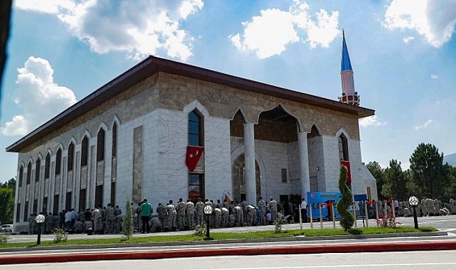Kütahya'da Zafer Camii'nde ilk Cuma kılındı