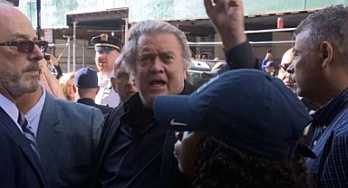 Trump’ın Eski Danışmanı New York’ta Teslim Oldu