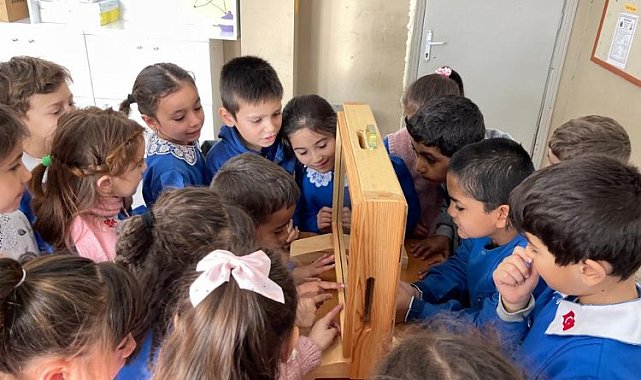 Manisa Gölmarmaralı öğrenciler arı dünyasını keşfetti