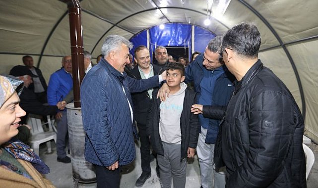 CHP'li vekillerden Güzelbahçe'deki 'Konteyner Kent'e ziyaret