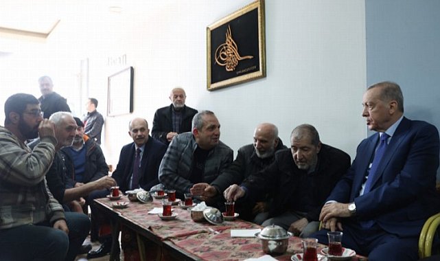 Cumhurbaşkanı Erdoğan, Fatih'te esnaf ziyareti yaptı
