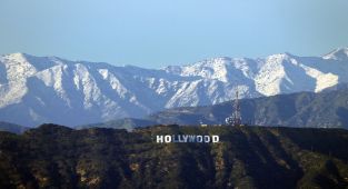 Heavy snowfall leaves some California residents trapped in homes