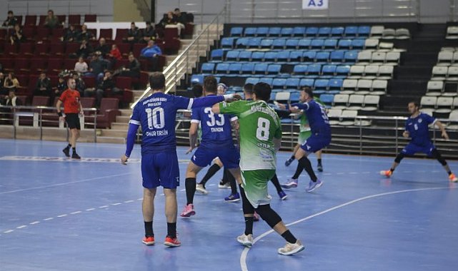 Sakarya hentbolde Nilüfer'i kayıpsız geçti