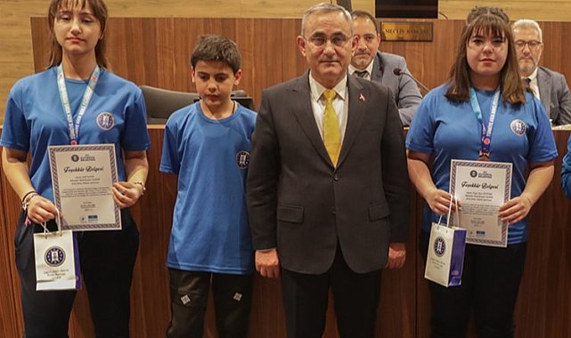 Kütahya'da başarılı sporcular ödüllendirildi