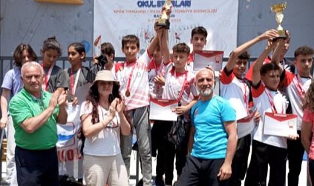 Bursa İnegöllü sporculardan 'Spor Tırmanış' imzası