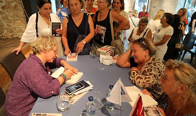 Bodrum'da 'Askıda Hayatlar' için imza günü