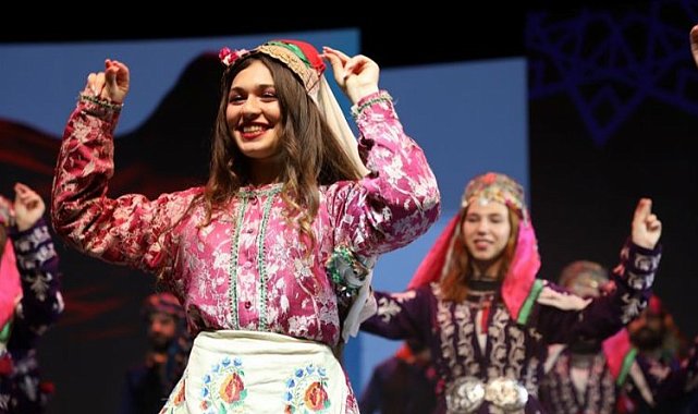Bursa İnegöl ekibi uluslararası festivale renk kattı