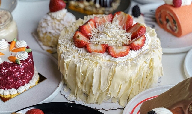 Özel Gün Pasta Siparişleriniz İçin Yeni Adres! Hamide Bakery &amp; Cafe