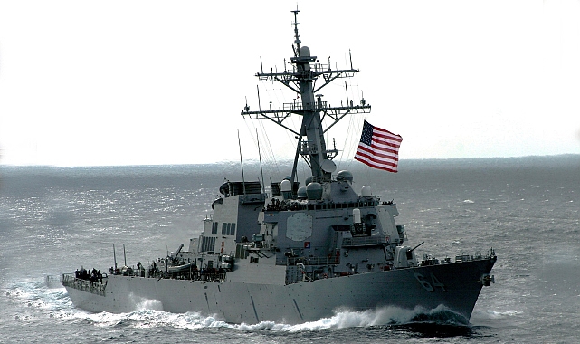 Pentagon’dan açıklama: Kızıldeniz’de Amerikan savaş gemisi ve ticari gemilere saldırı 