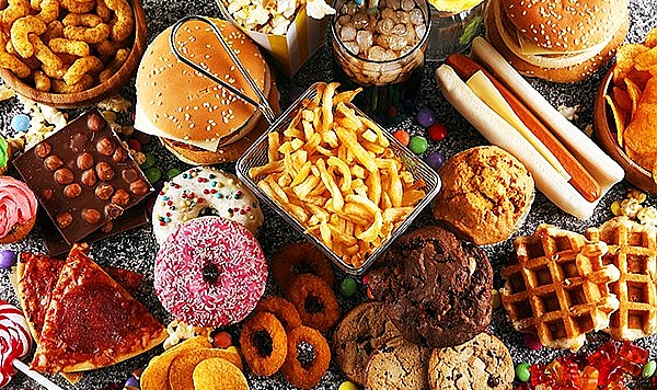 12 Yaşındaki Genç Araştırmacı Kanıtladı: Fast Food Sandığınız Kadar Temiz Değil!