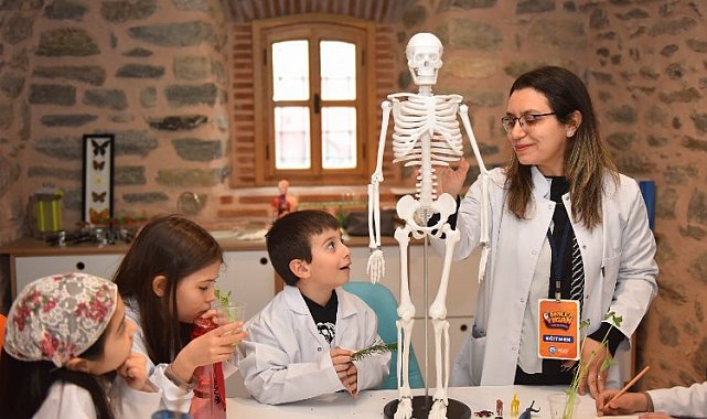 Molla Yegân Çocuk Üniversitesi'nde eğitim zamanı