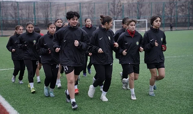 DBB Kadın Futbol Takımı iddialı geliyor