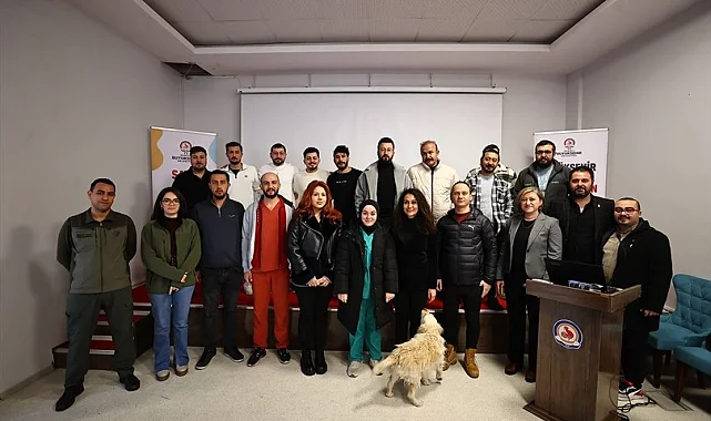 Denizli Büyükşehir'den ev hayvanı satışı yapanlara eğitim