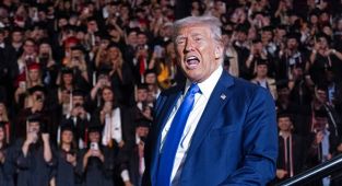 Trump’ın onay oranı ikinci dönemin en düşük seviyesinde