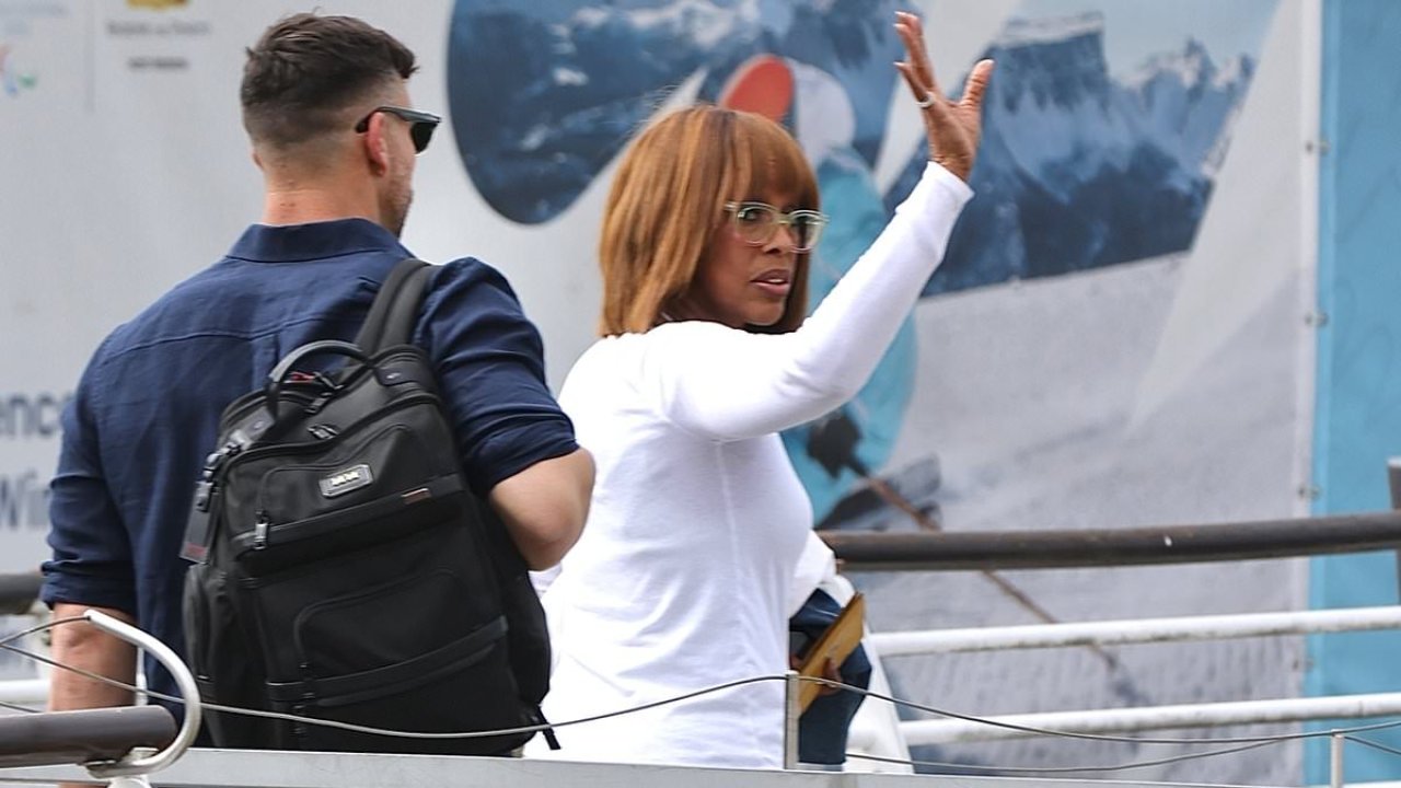 CBS reporter's shady insult toward Gayle King after Bezos wedding-fest