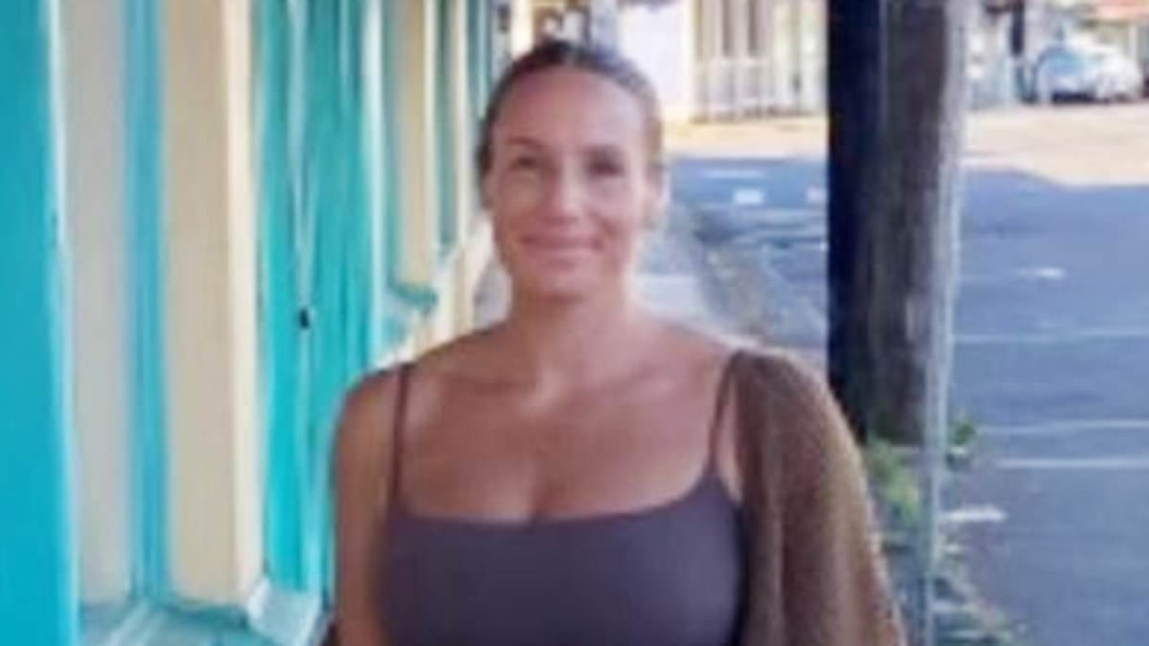 Desperate search for new mom who vanished leaving her keys in car