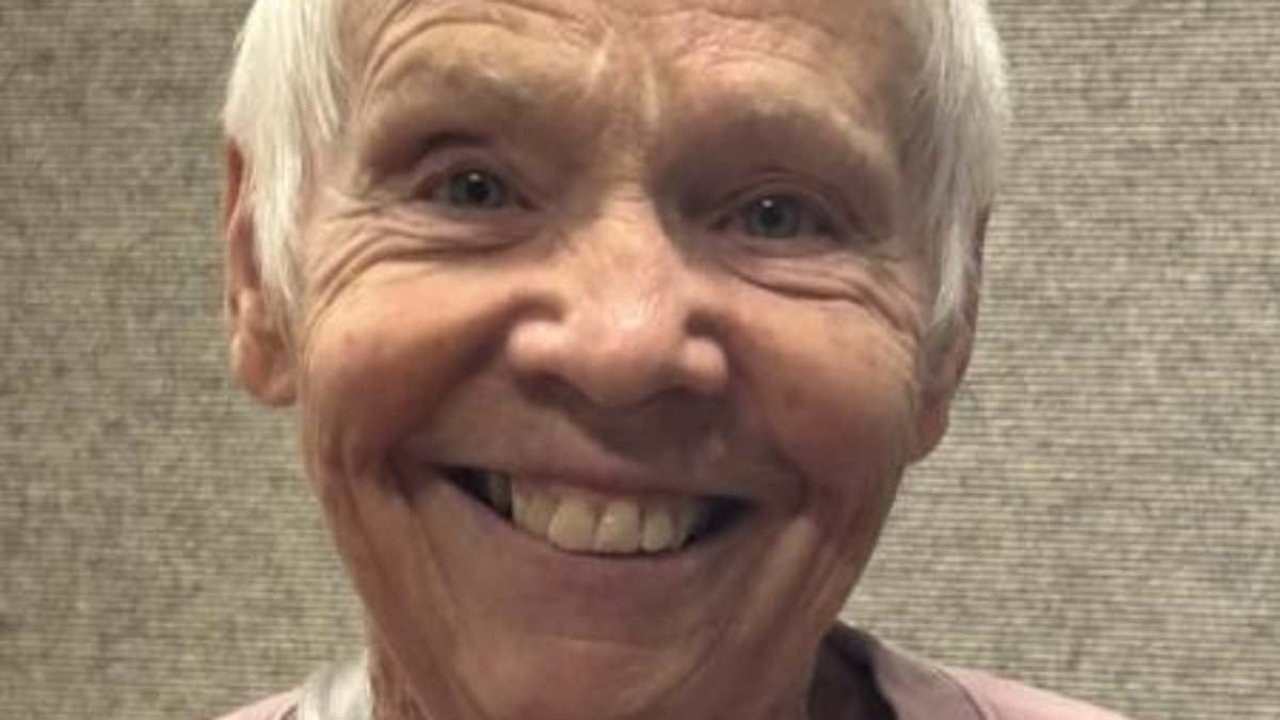 Elizabeth Smart kidnapper flashes eerie smile in new mugshot