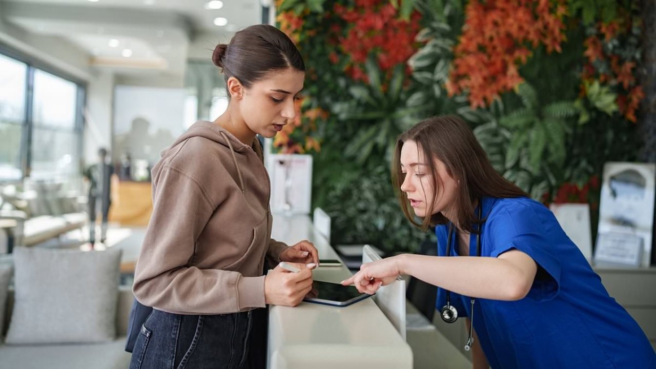 Woman attacked by her medspa for not tipping