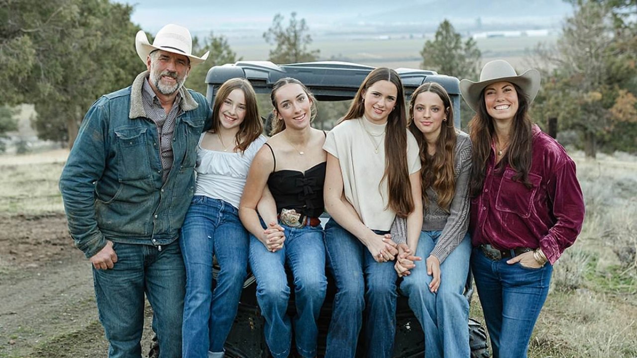 Mom who gave all four of her daughters the same name slams critics