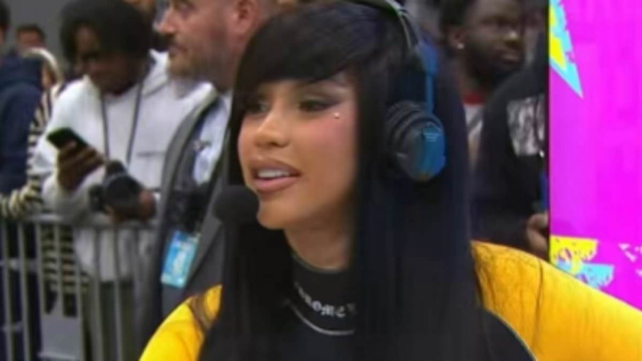 Cardi B turns up drunk to live on-air broadcast