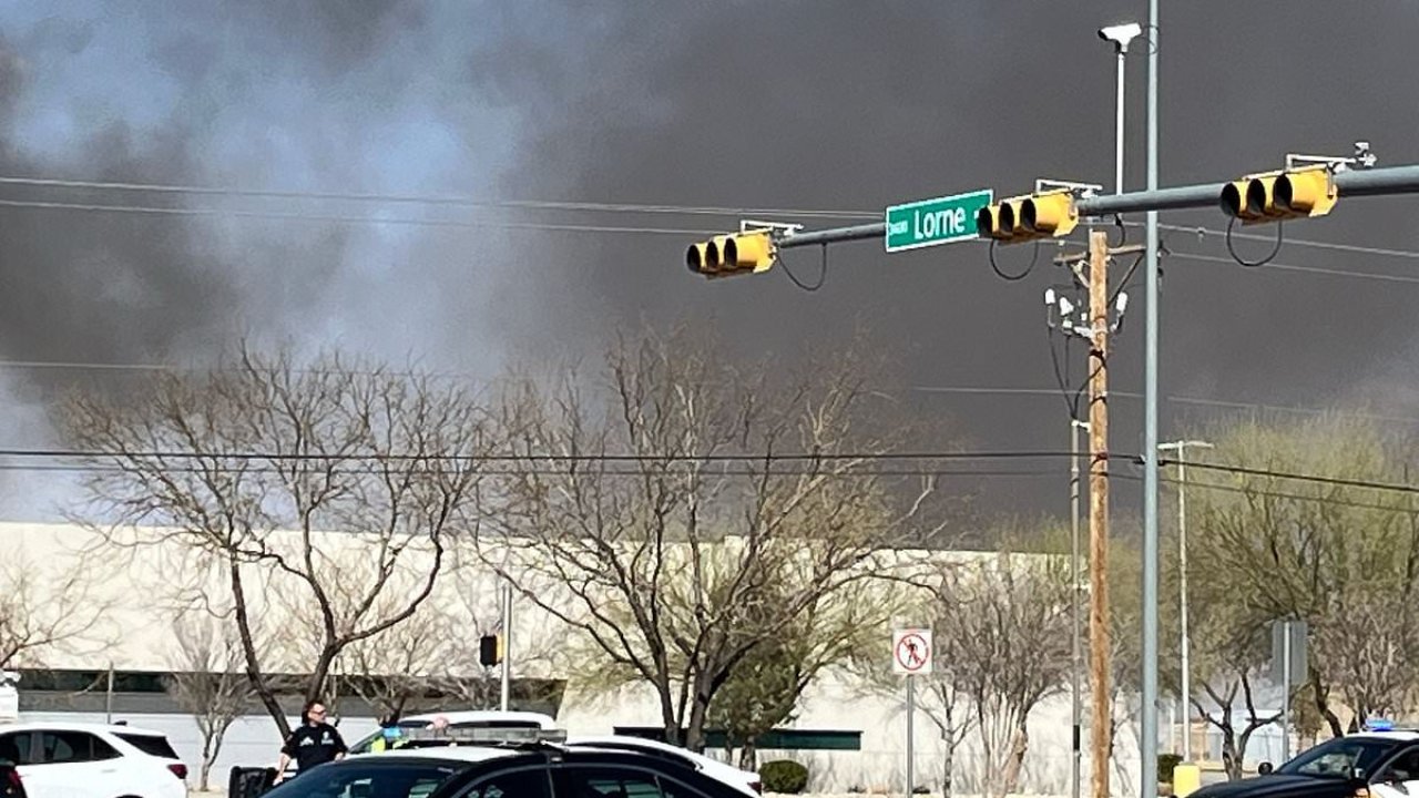Millions told to lock windows as toxic air spreads across US states