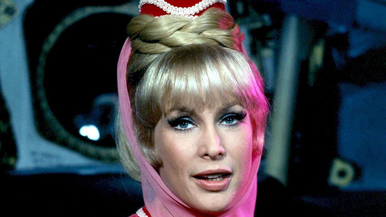 Barbara Eden, 94, proves she's still a blonde bombshell in new snap