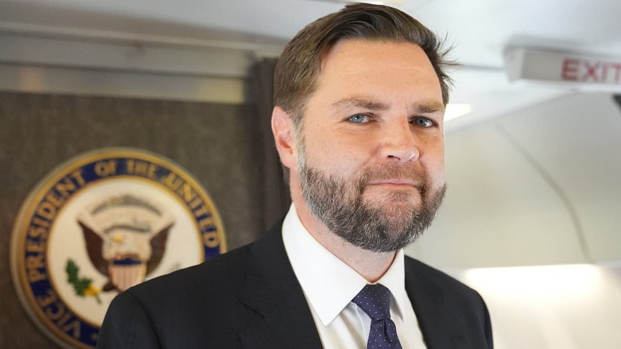 Israel bombs Iranian official brokering deal with JD Vance