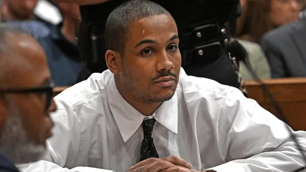 NYPD cop killer's trial thrown into chaos as jury clashes over verdict