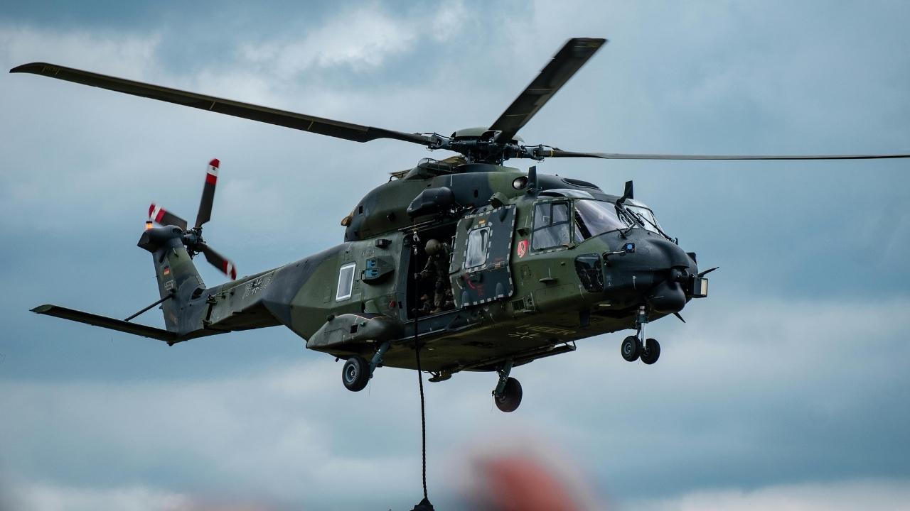 Alaska'da sahil güvenlik helikopteri düştü