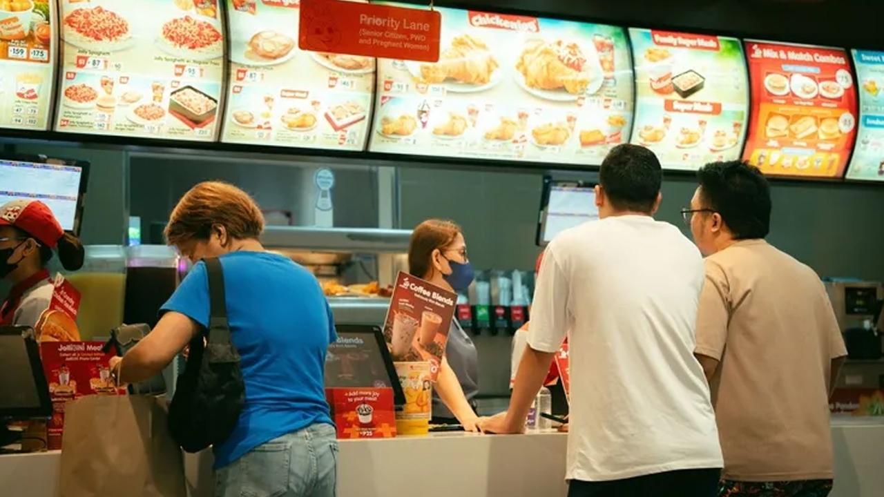 Fast food skandalı! Siparişlere tükürdü, müşterileri hasta etti