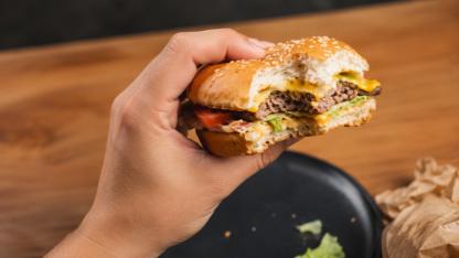 Hamburger Yerken Fark Etmedi, Hayatı Kabusa Döndü!