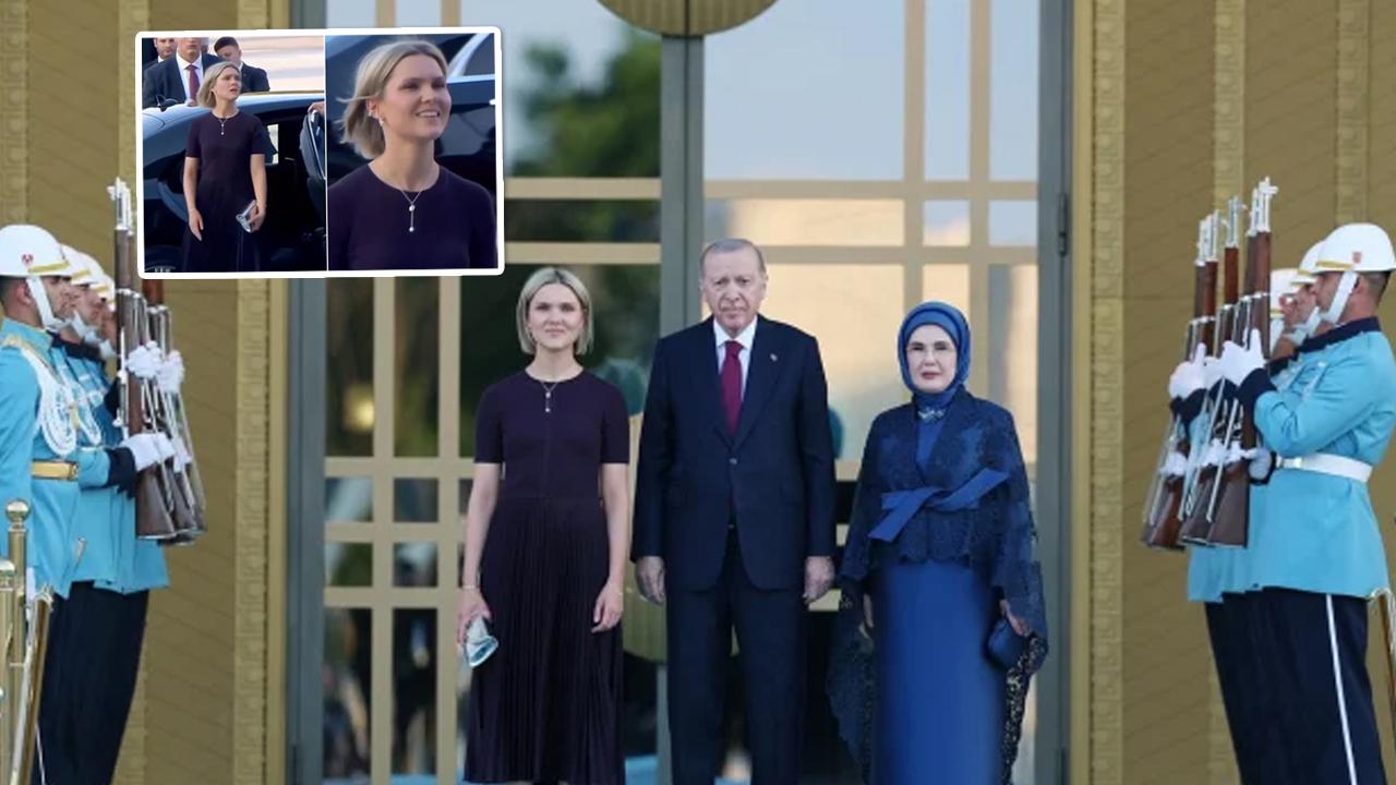 İzlanda Başbakanı'nın dikkat çeken anları! Külliye'yi hayranlıkla inceledi