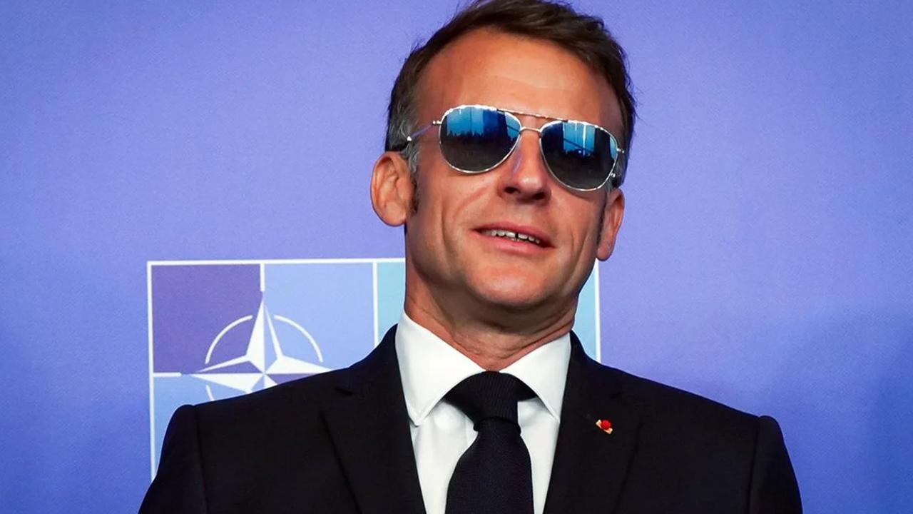 Macron güneş gözlüğünü kapalı alanda bile çıkarmadı! İşte dikkat çeken iddia