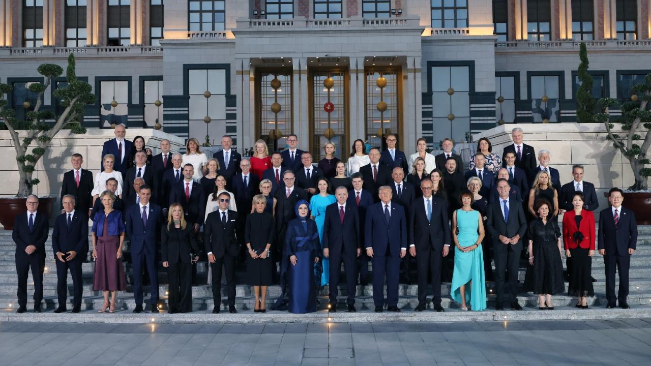 NATO liderleri Külliye'deki resepsiyonda bir araya geldi