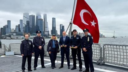 Türk Kökenli NYPD Polisleri Oruç Reis'i New York'ta Ziyaret Etti