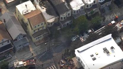 Queens Woodhaven'da yangın: İtfaiyeciler de yaralandı