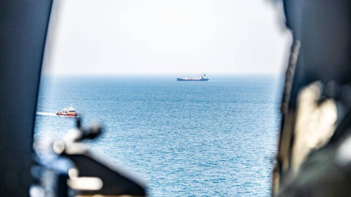 ABD helikopteri Arap Denizi'ne neden acil iniş yaptı?