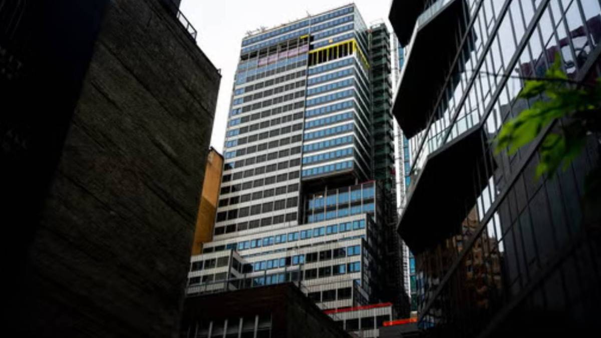 New York'ta kolonları bükülen 37 katlı bina için acil önlem!